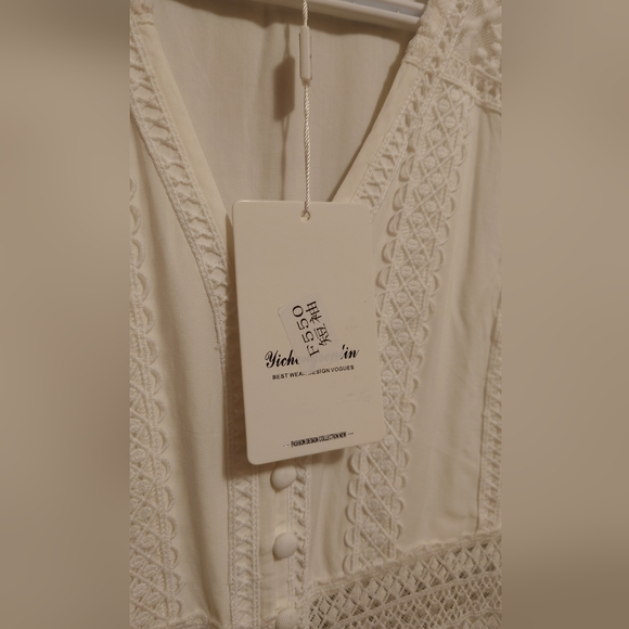 White Lace Applique mid-drift Short Sleeve Midi Dress - Picture 10 of 13